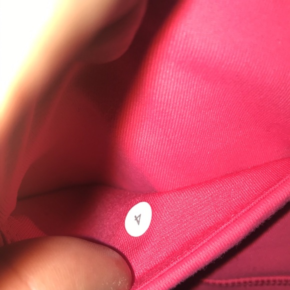 RARE Lululemon HOT Pink Booty Shorts High Wasited pocket s 4 LIKE NEW ASS HUGGER - Picture 6 of 7